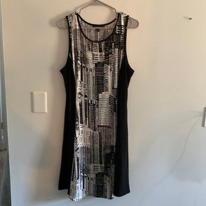City print, slimming dress